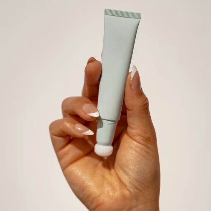 3-in-1 Self-Tanner Contour Stick