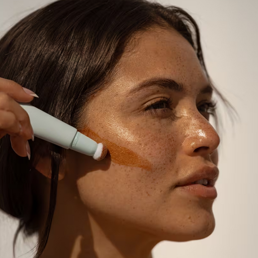 3-in-1 Self-Tanner Contour Stick